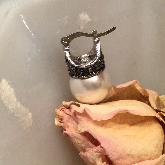 Pearl Earrings - Picture 3 of 6